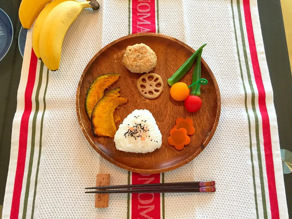 エノキ入りつくね
かぼちゃのグリル
人参の出汁煮
オクラ ミニトマト レンコン|Hitomiさん