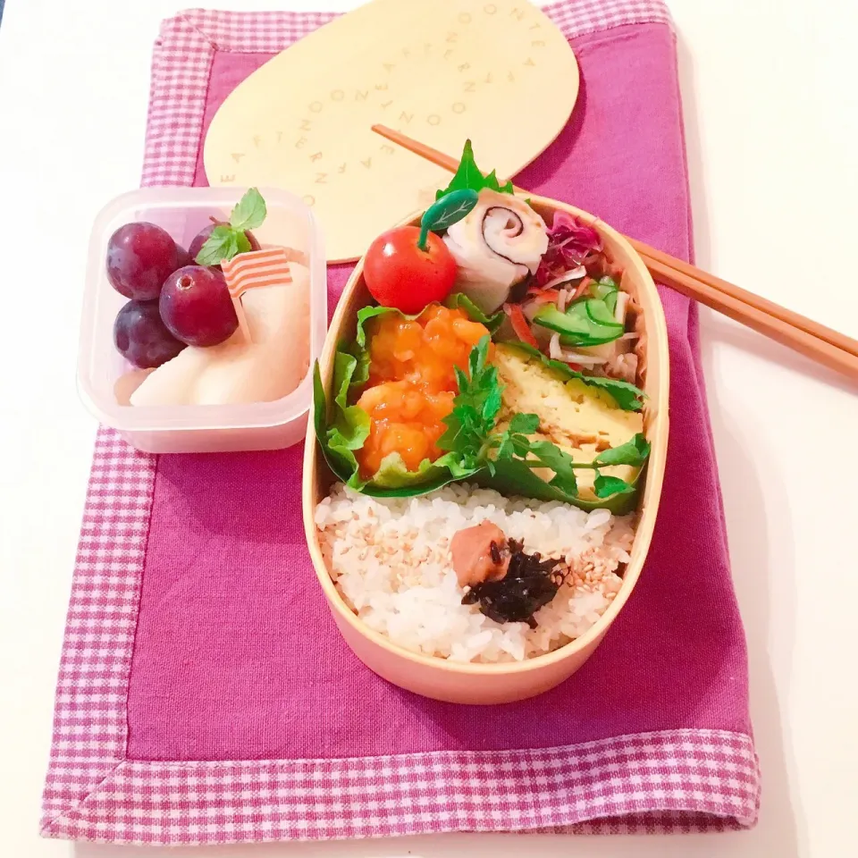 Snapdishの料理写真:エビチリソースのお弁当|Mikaさん