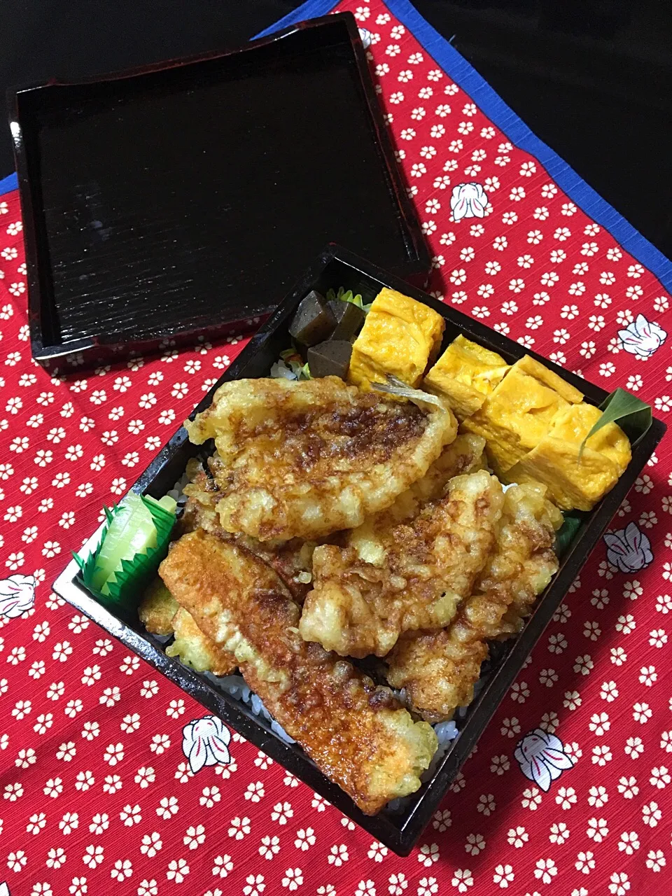 天丼弁当


冷蔵庫になんもないし
何も思いつかなかったよ٩( 'ω' )و










天神|にゃおさん