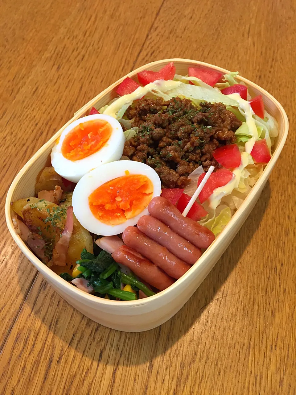 Snapdishの料理写真:今日はお弁当3つ！タコライス弁当|まつださんさん