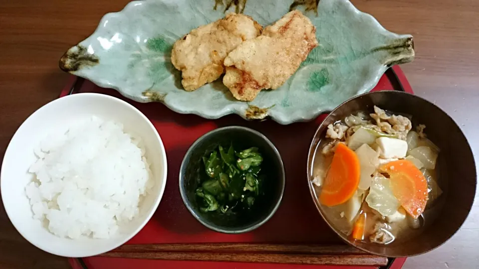 子供夜ご飯🍚豚天ぷら、具沢山豚汁、胡瓜わかめ酢の物|アンジェさん