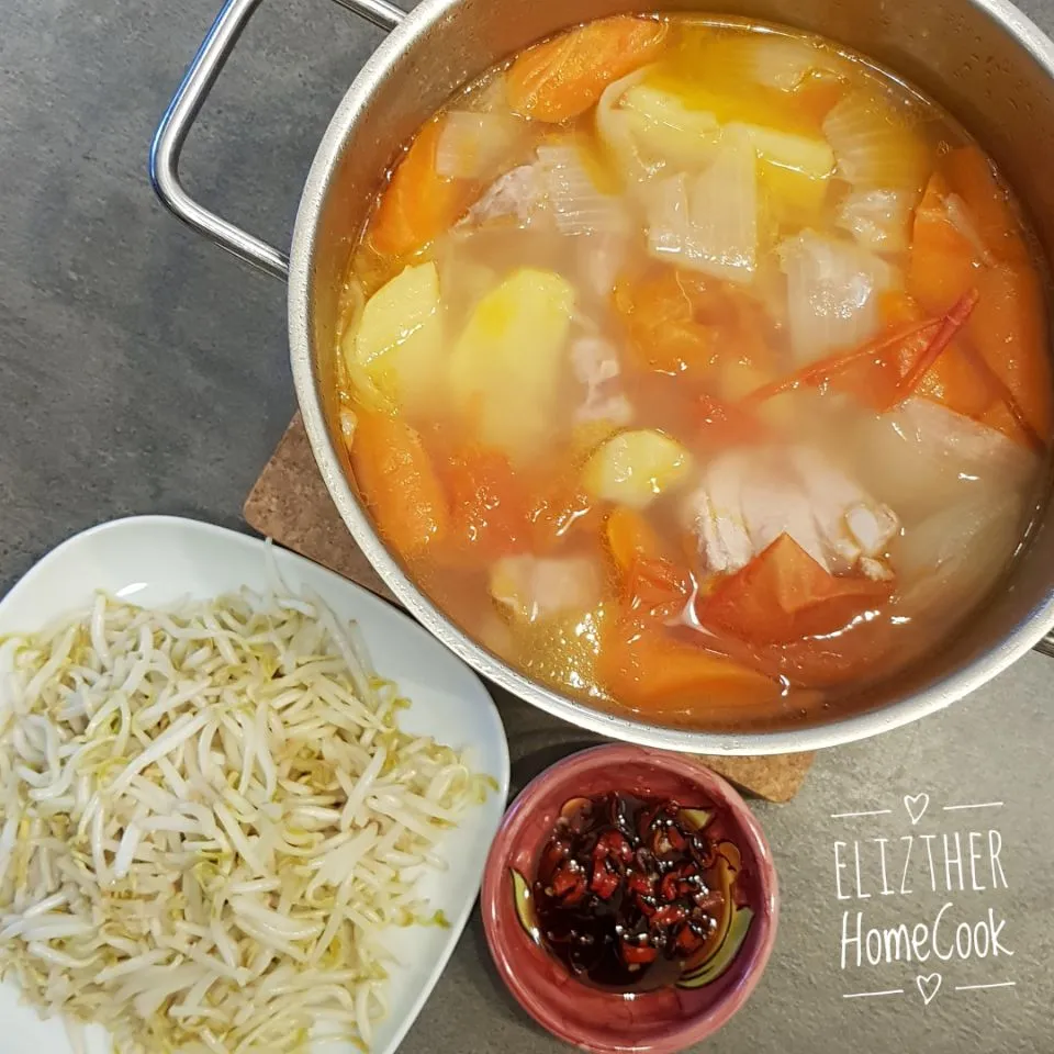 ABC Soup + Salted Fish Bean Sprout
#elizhomecook #cookingtherapy #cookingdiary #homecook #Chinesecuisine #tablefor2|Esther Eliz Limさん