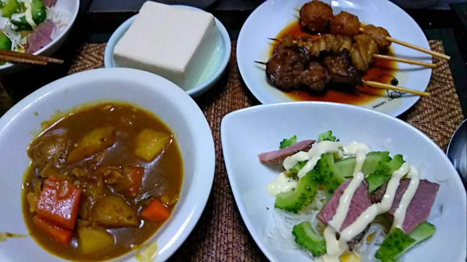 カレー&焼き鳥&ゴーヤサラタ&冷奴|まぐろさん