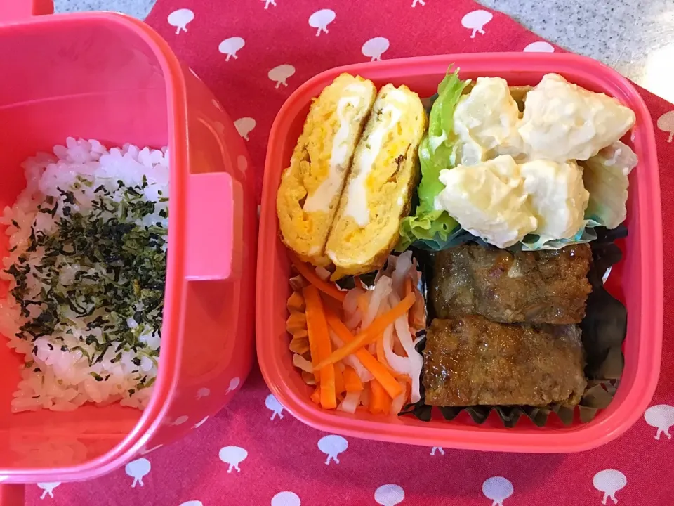 ♫今日のお弁当♫〜ミートローフ、だし巻き卵、明太マヨポテト、人参と大根の酢の物〜|Satokoさん