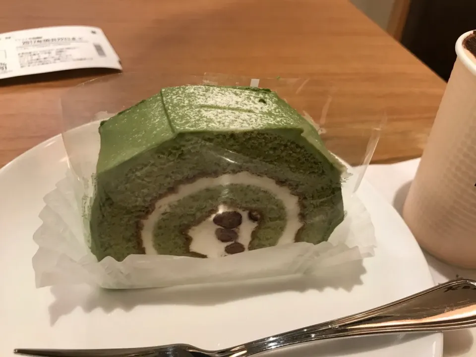 抹茶のロールケーキ|手品先輩さん