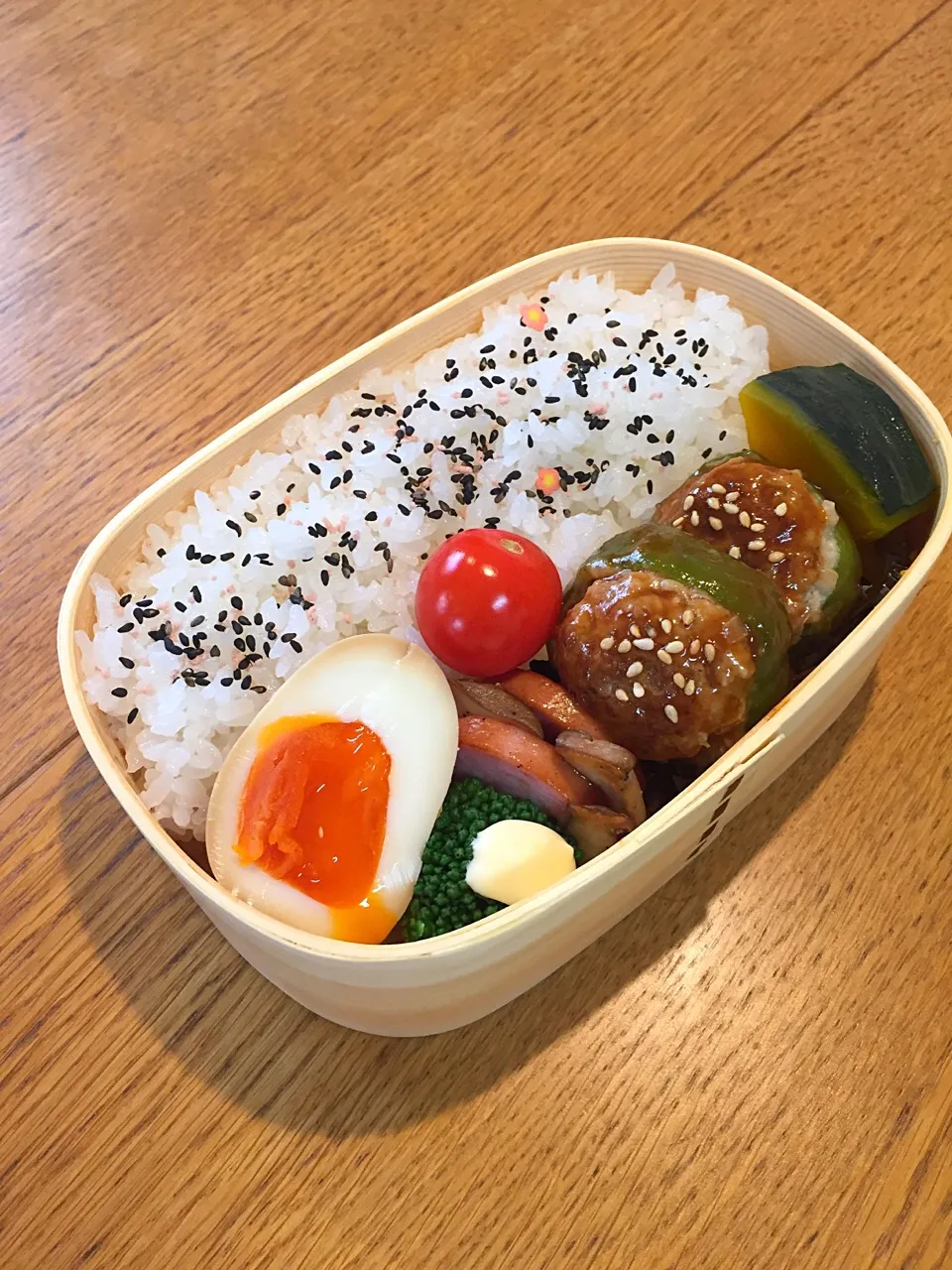 高校生息子のお弁当  ピーマンの肉詰め|まつださんさん