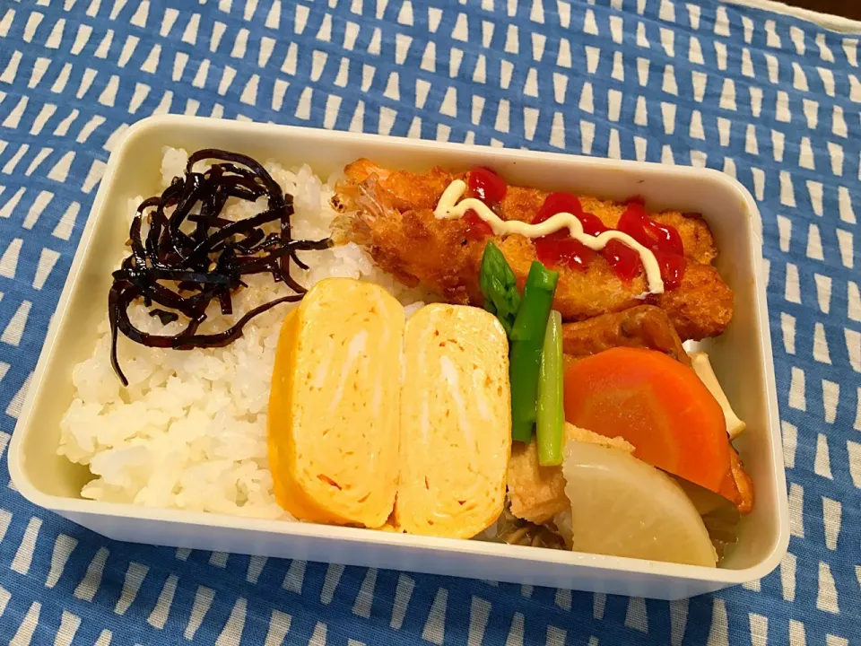 エビフライのお弁当。|Chiharuさん