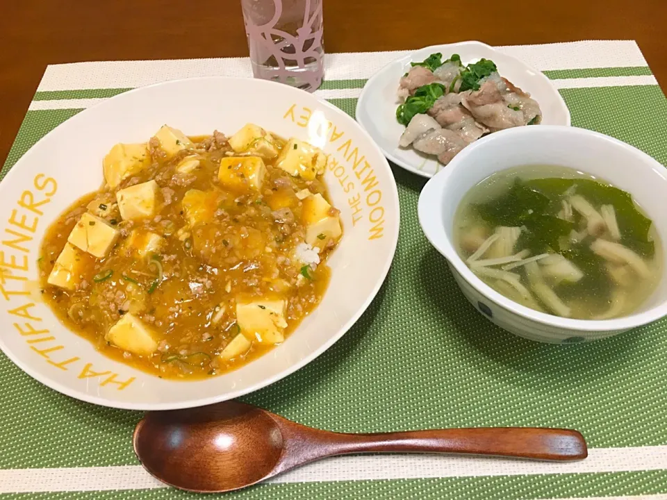 マーボー丼、きのことわかめ中華スープ
豚肉の豆苗巻き|kumi♡さん