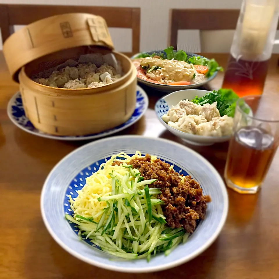 炸醤麺、棒棒鶏、焼売の晩ご飯#おうちごはん #晩ご飯 #夕飯|ゆかりさん