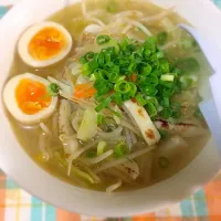 Snapdishの料理写真:野菜たっぷり塩ラーメン
#白だし #創味シャンタン|chocolatさん