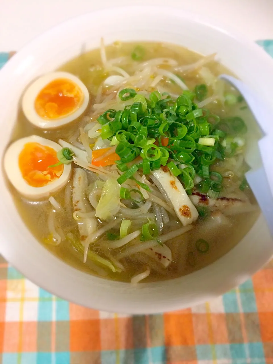 野菜たっぷり塩ラーメン
#白だし #創味シャンタン|chocolatさん