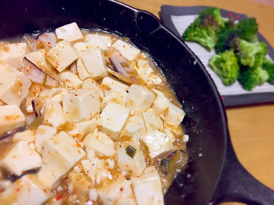 Snapdishの料理写真:麻婆ではない豆腐。そして焼きブロッコリー。|あやさん