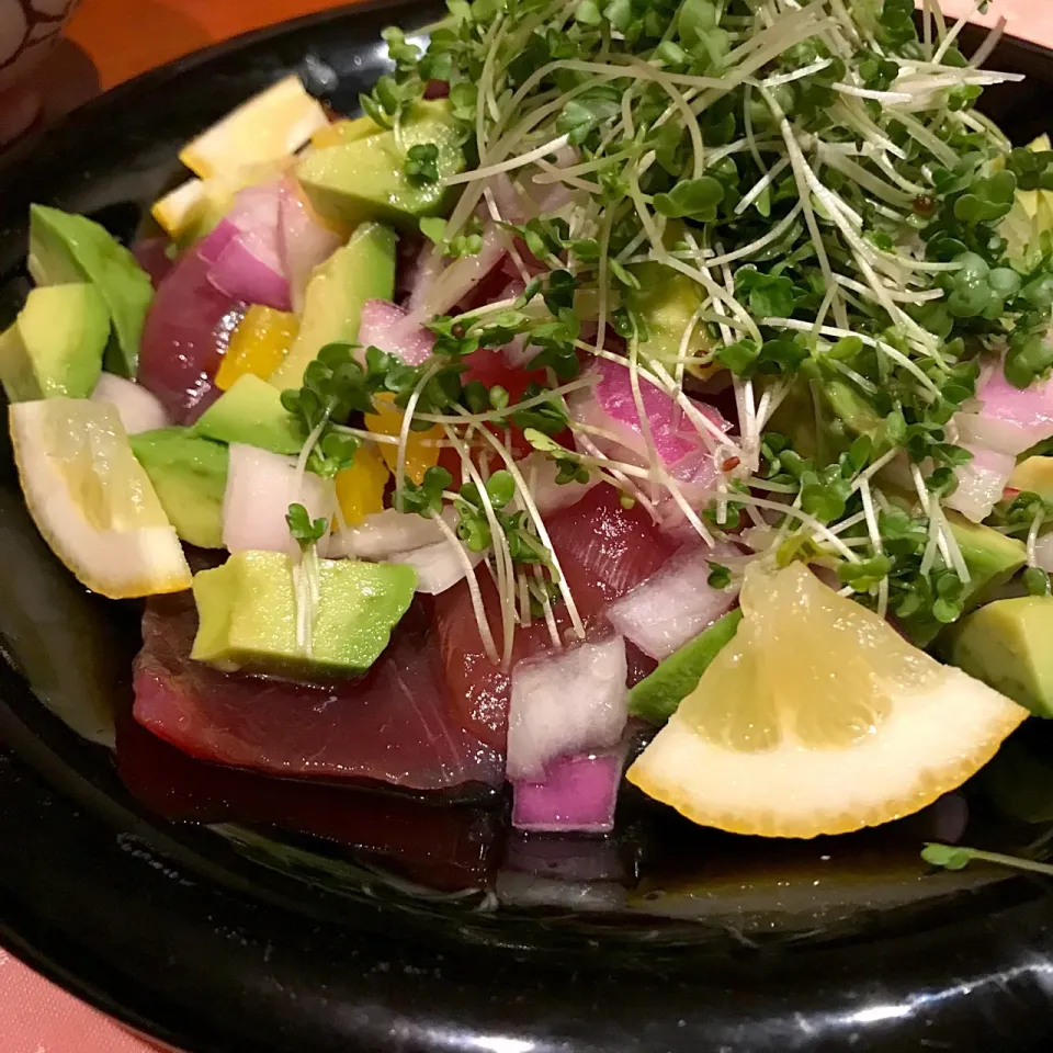 Snapdishの料理写真:マグロとアボカドのカルパッチョ🥑|mokoさん