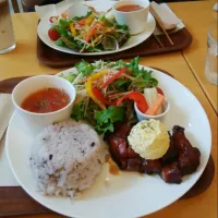 Snapdishの料理写真:照り焼きチキンプレートランチ＠カフェｍｏｉ|マメリエさん