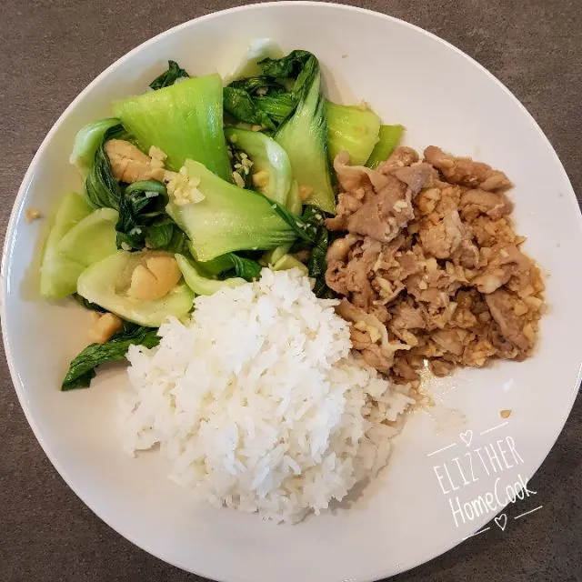 Stir Fry vege with scallop + 
Stir fry pork slice with oyster sauce 
#homecook #elizhomecook #cookingtherapy #cookingdiary #Chinesecuisine|Esther Eliz Limさん