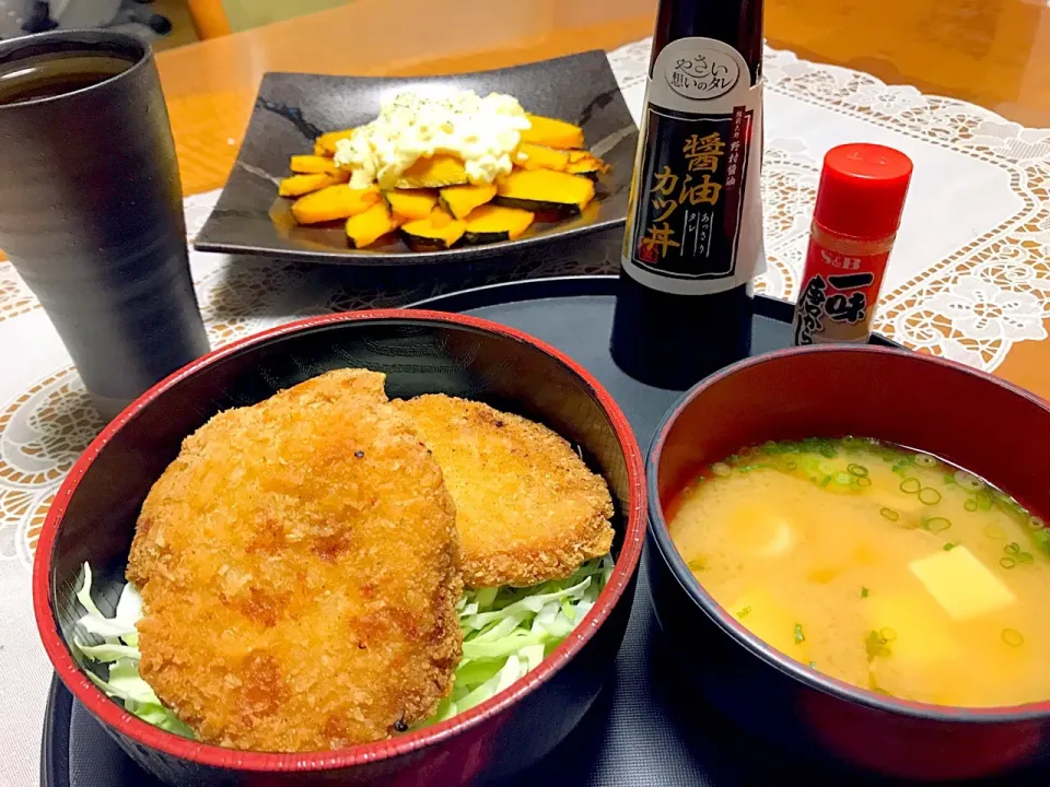 福井土産の醤油カツ丼のタレをかけた醤油カツ丼❤️|makoさん