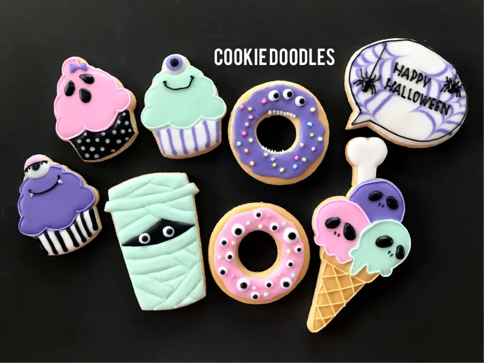 Snapdishの料理写真:ハロウィンモンスターのアイシングクッキー|Cookie Doodlesさん