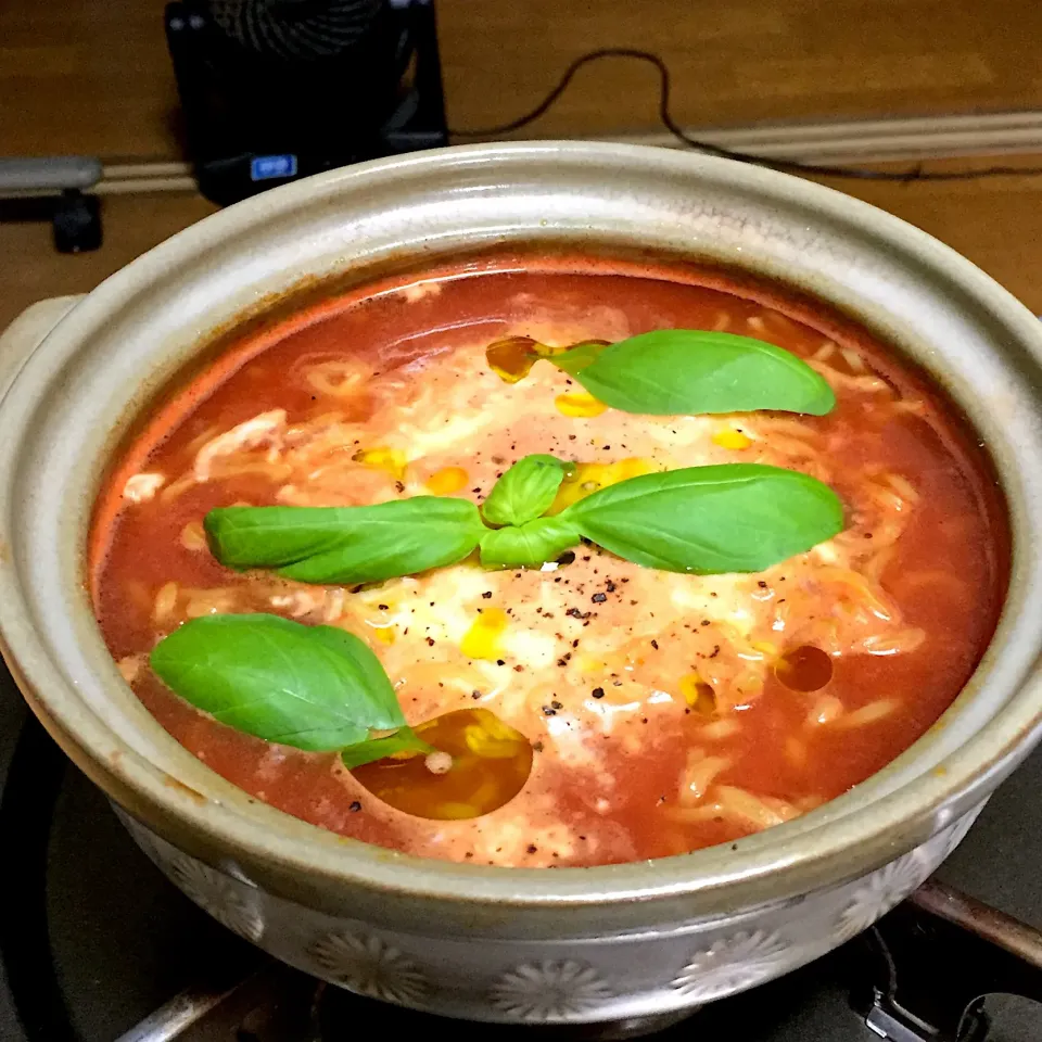 常夜鍋の〆!  (^-^)
トマトとチーズのラーメン!  (^-^)/|Kei Satoさん