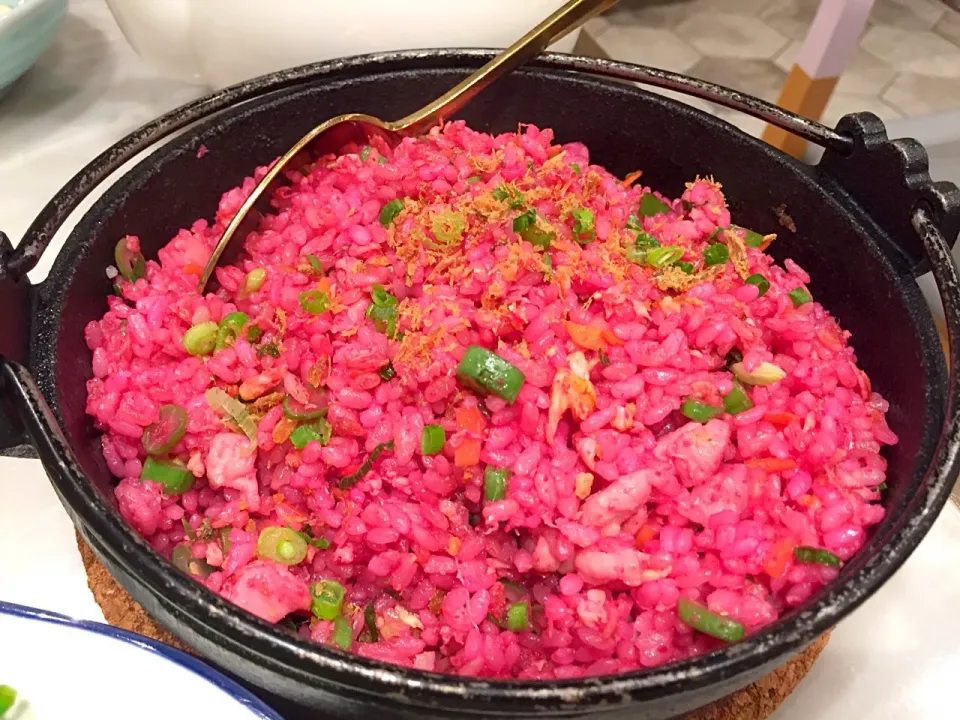 Pan-fried rice with beetroot, salty fish and diced chicken|Sky Blueさん