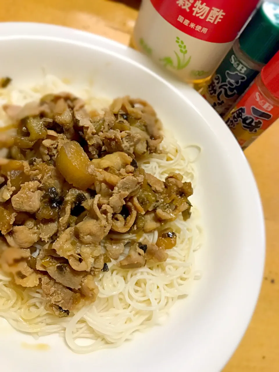 肉ナス素麺🍆#夏の風物詩 #なす #そうめん #醤油|こなちゅんさん