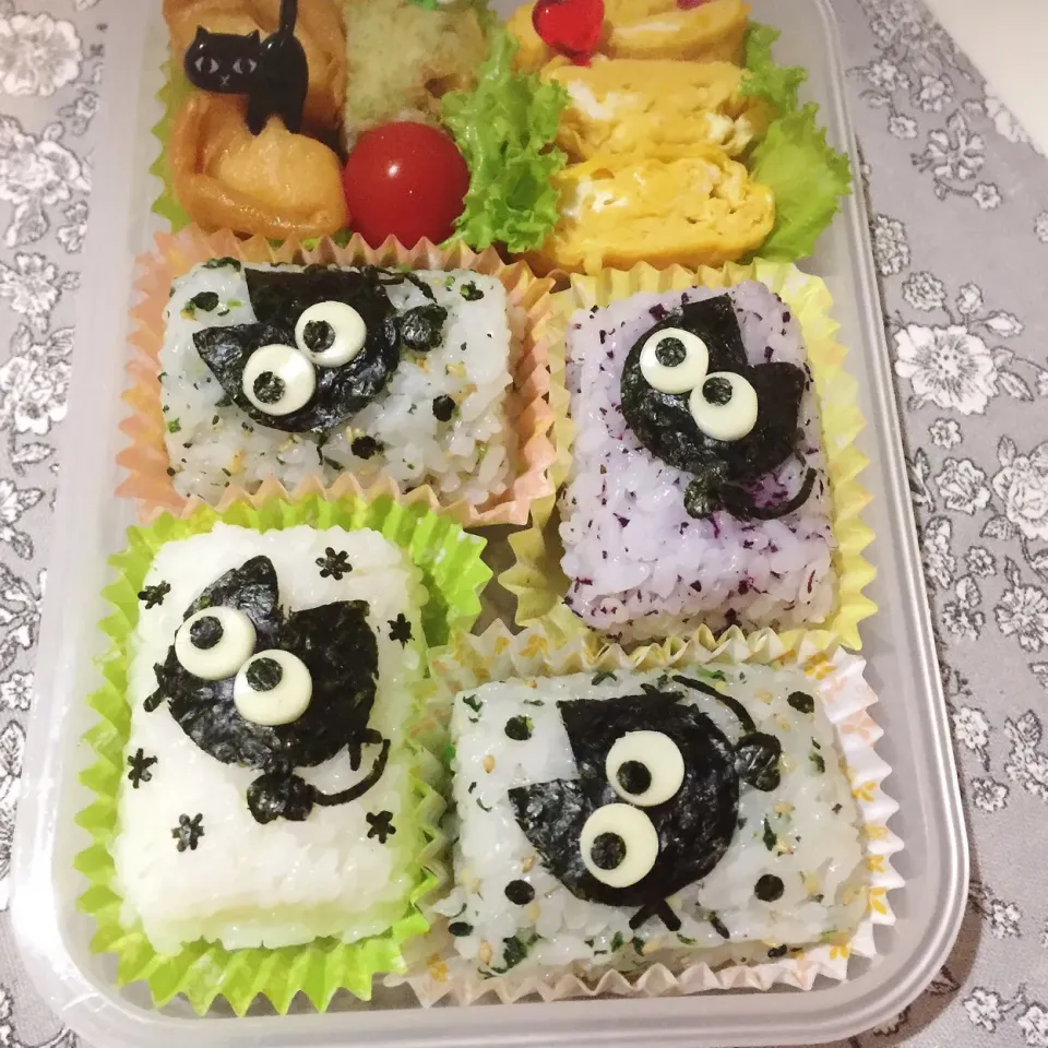 9/16❤︎旦那さんのお留守番おにぎり弁当❤︎黒猫さん
#お弁当 #お昼ごはん #旦那さん弁当 #ランチ #おにぎり #黒猫|Makinsさん