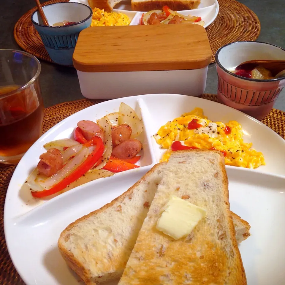 ライ麦パンで朝ごぱん|nao子さん