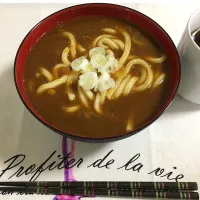 Snapdishの料理写真:台風が近づいていて寒いから、冷蔵庫の残りでカレーうどん|たきこみさん