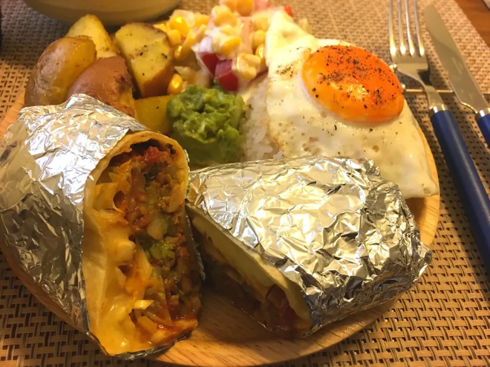 ブリトーランチ💓メキシカンライスと共に
#lunch #burrito #mexican|Nana🐾さん