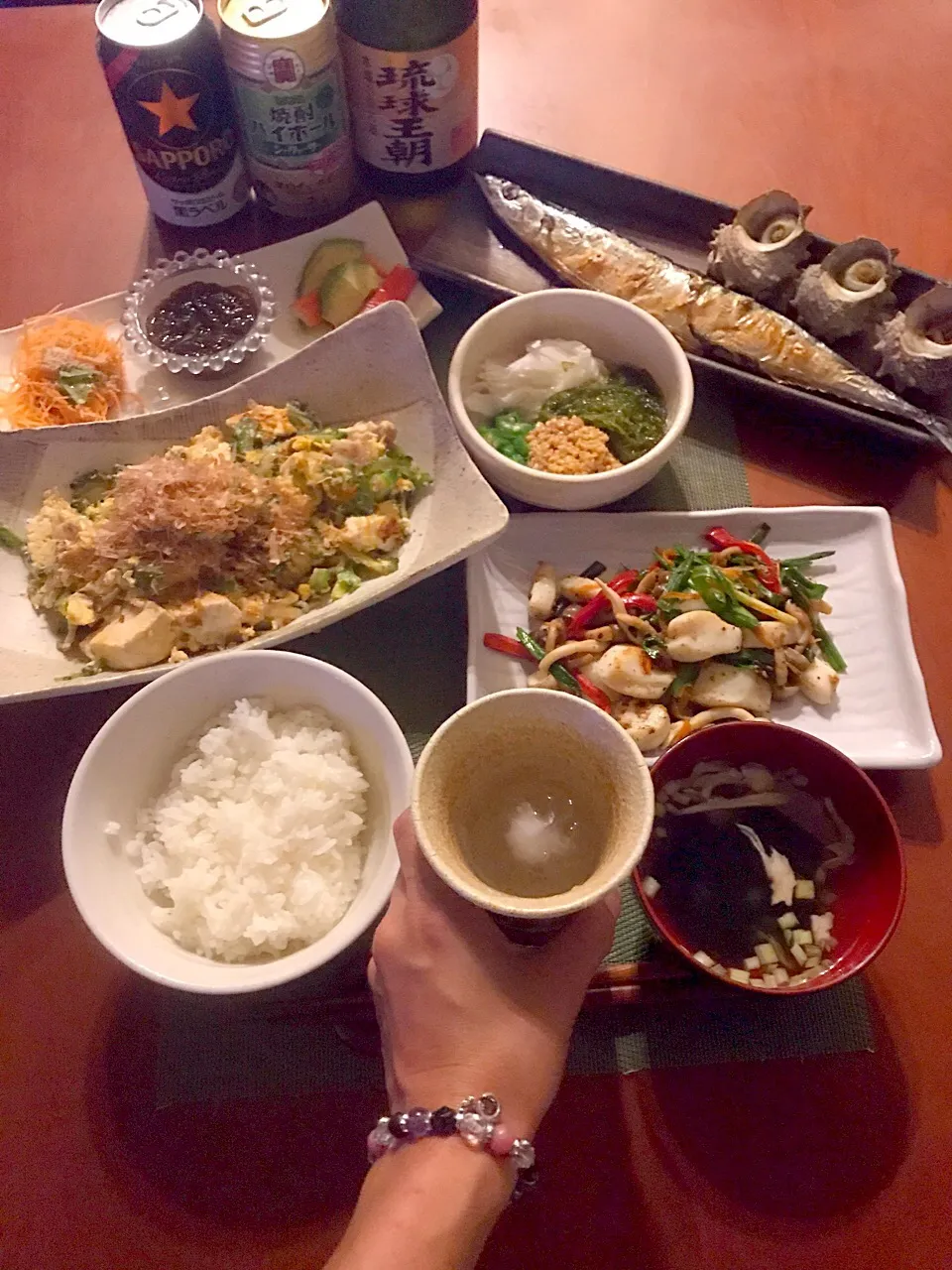 Today's Dinner🍴前菜･ｲｶの塩炒め･秋刀魚の塩焼き&焼きｻｻﾞｴ･ｺﾞｰﾔﾁｬﾝﾌﾟﾙｰ･ｱｵｻと舞茸のお吸い物･めかぶ納豆･ｵｸﾗ長芋|🌈Ami🍻さん