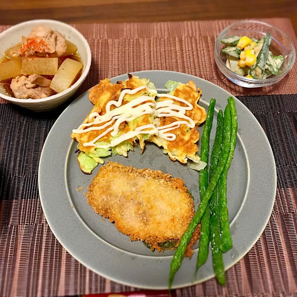 アジフライ
鶏ももと大根の煮物
いんげんの素揚げ
オクラの味噌マヨ和え
キャベツ焼き|たまさん