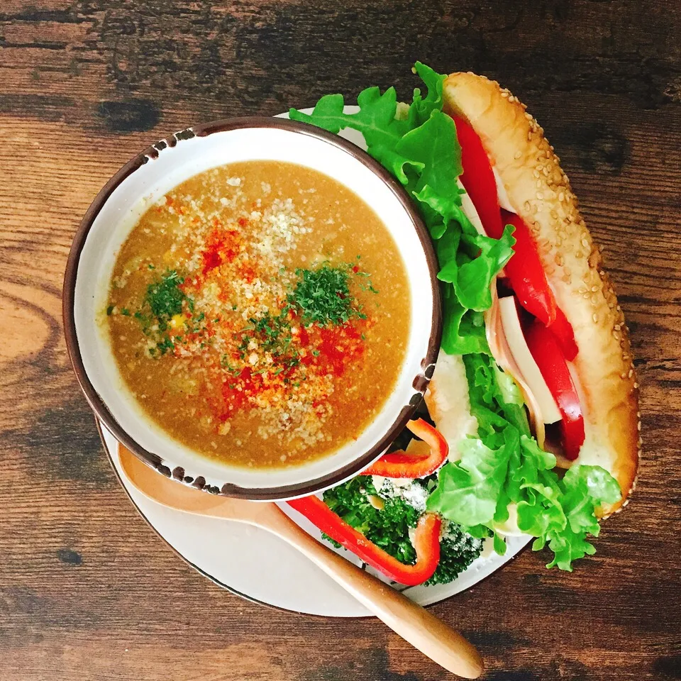 ライ麦コッペのサンドイッチと野菜スープのワンプレート#カレー部|はるなさん