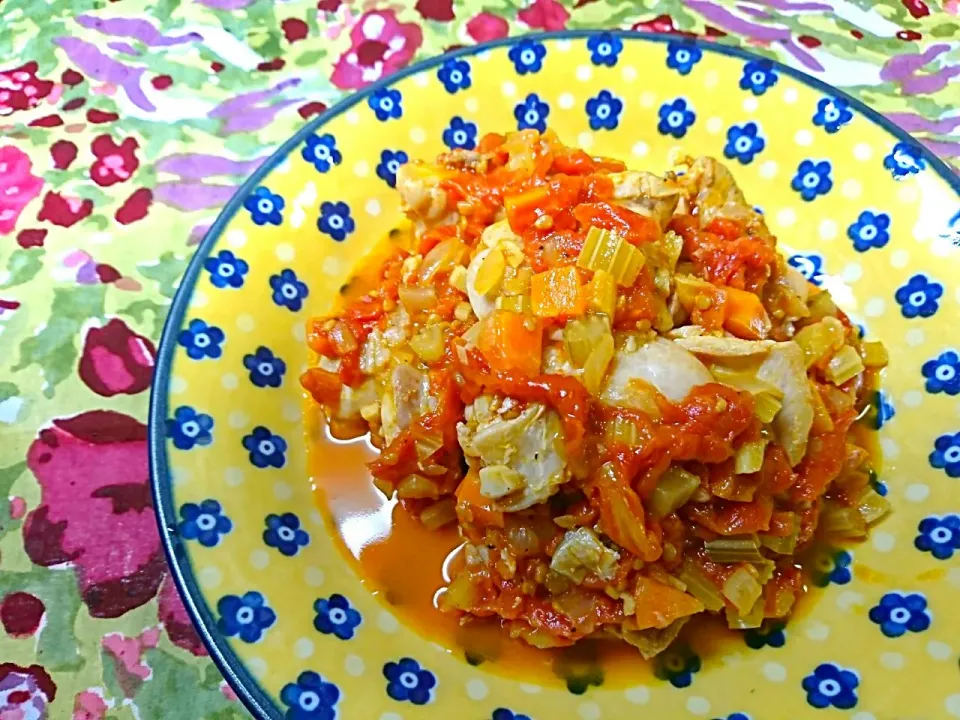 南阿蘇のイタリアントマトサンマルツァーノ🍅で、チキンと野菜のトマトソース煮込み|kazさん