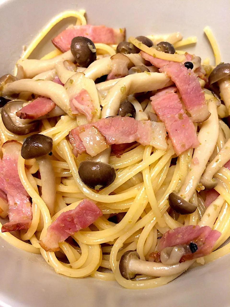 Snapdishの料理写真:Spaghetti with Yuzu Pepper 😋|Doris Wong 🐰さん