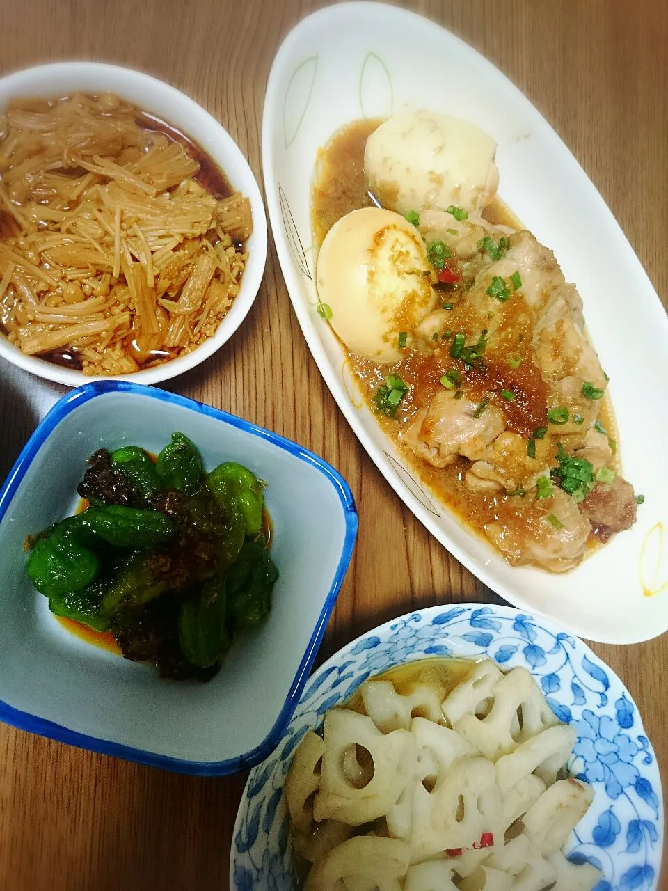 ・鶏もも肉と卵のおろし煮(梨と玉ねぎ)
・レンコンのピリ辛
・なめ茸
・万願寺とうがらしのおかか炒め|ようかんさん