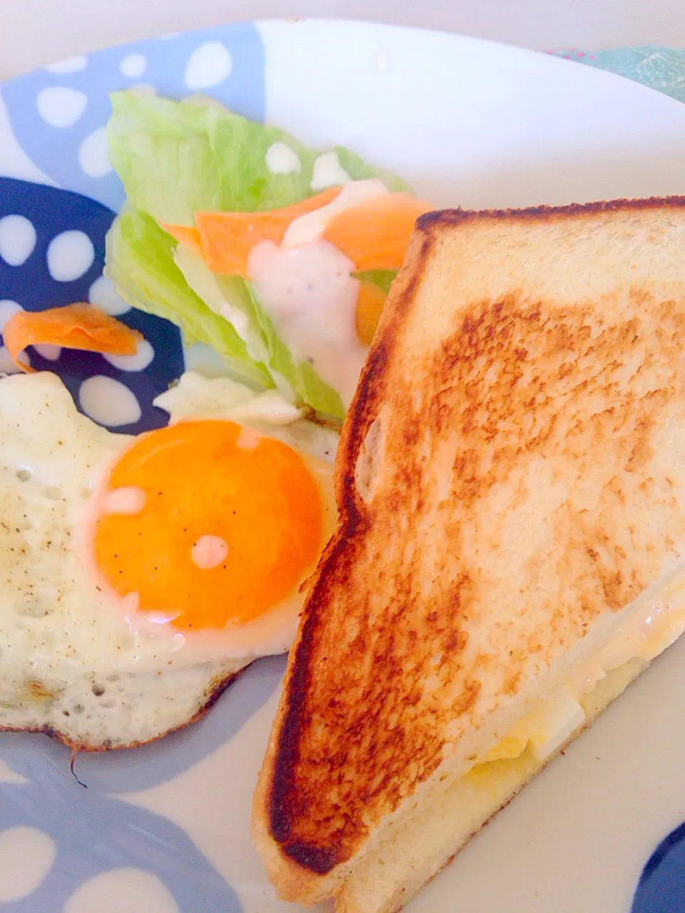 ホットサンド
朝ごはん|しのてらさん