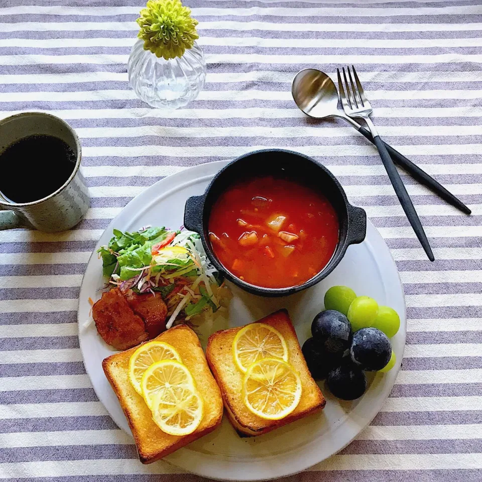 スープの美味しい季節になったので
ミネストローネで朝ごはん🎶
はちみつレモントーストと一緒に😋|MISAKI♪さん