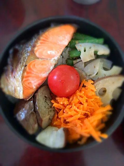 鮭、いんげん、蓮根、人参、茄子、トマト#お弁当 #bento #vegetable #lunch|aiさん