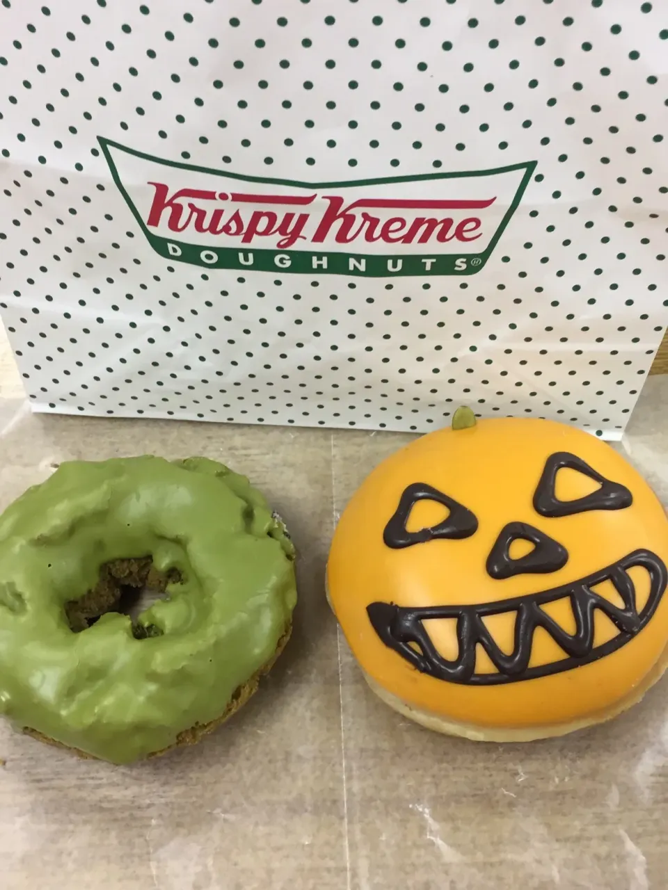 オールドファッション宇治抹茶
キャラメルハロウィンジャック
#クリスピークリームドーナツ🍩|himeさん