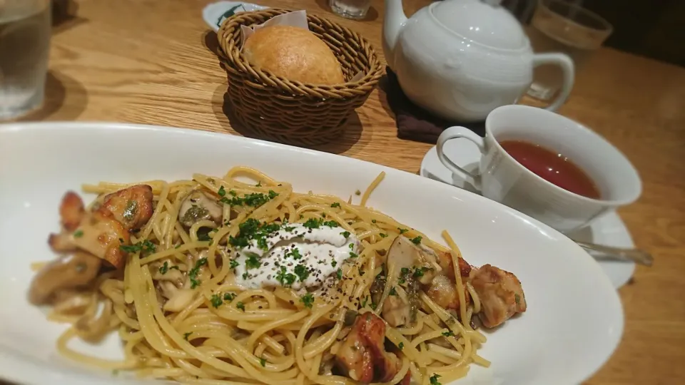 Snapdishの料理写真:きのことチキンのソイソースパスタ|ボンゴさん