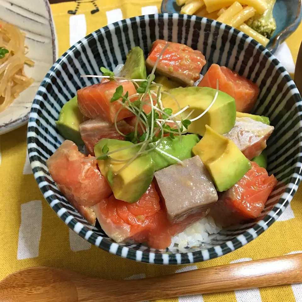 サーモンアボカド丼|あさかさん