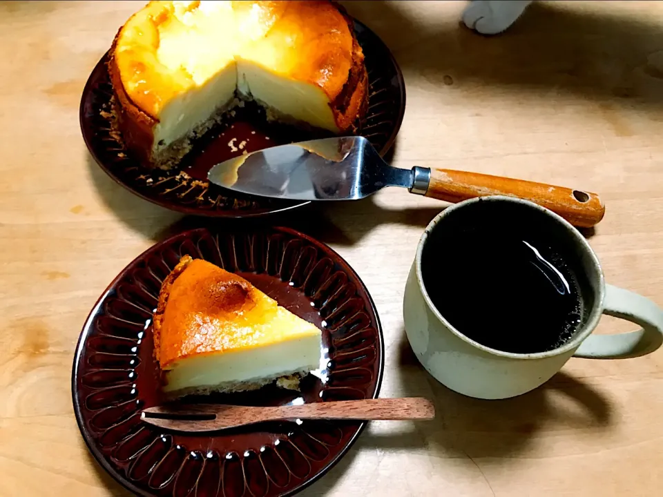 今日のおあま
ベイクドチーズケーキ
#手作りお菓子 
#チーズケーキ|シホさん