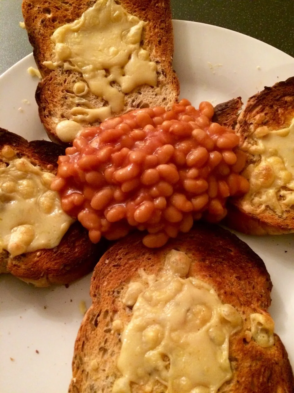 Vegan cheese & baked beans|Nick Hiderさん