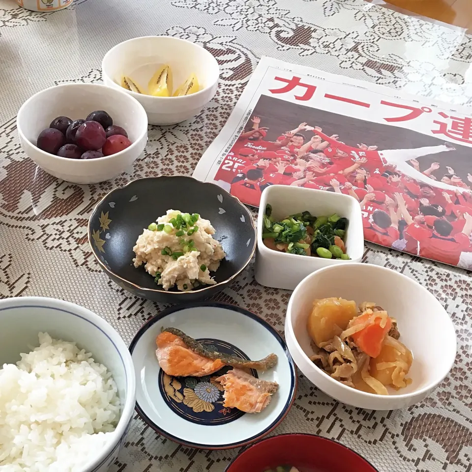 広島の朝ご飯・・恐らく。
     やったのぉ！連覇したのぉ！|ヨシヨシさん