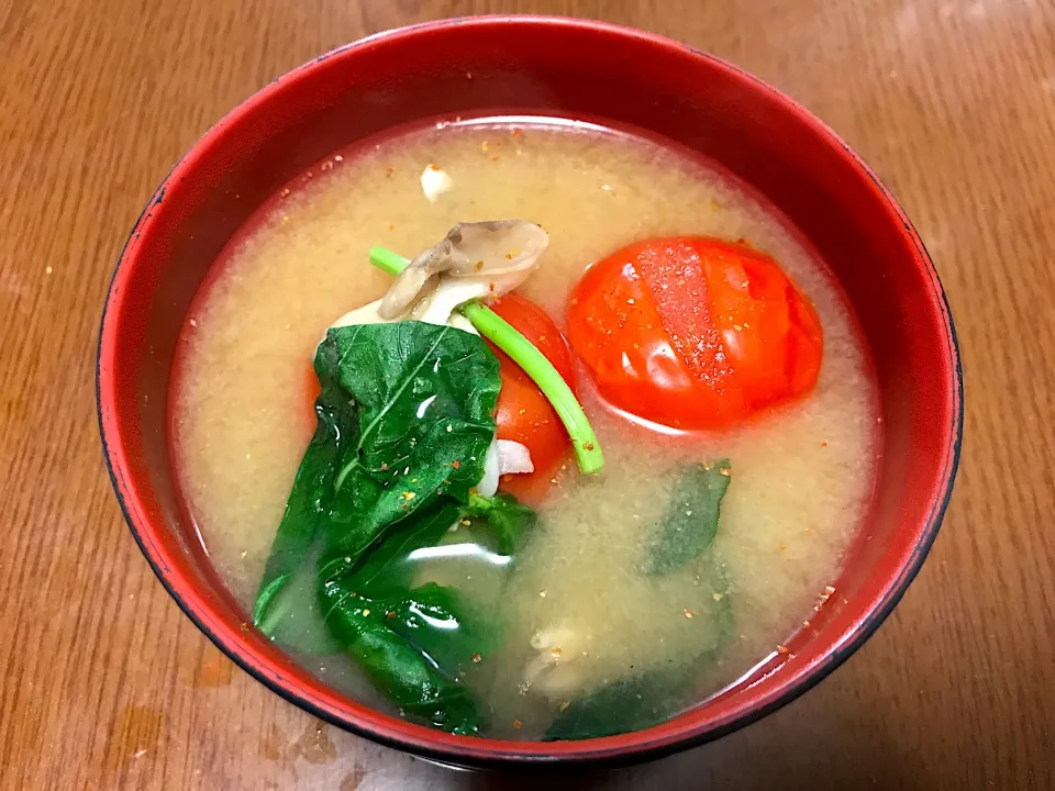 クッキングトマト  なつのしゅん と生バジルのお味噌汁|janさん