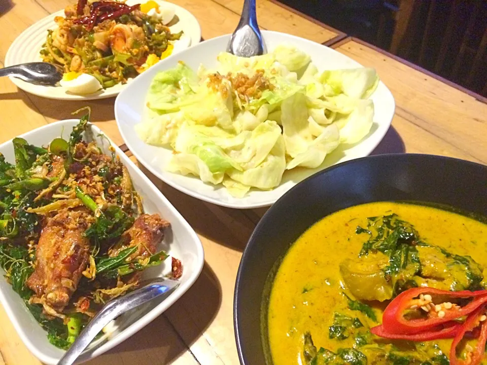 Thai cuisine @ Malakor Kitchen & Cafe, Ayuthaya.|Chalinee Kalyanamitraさん