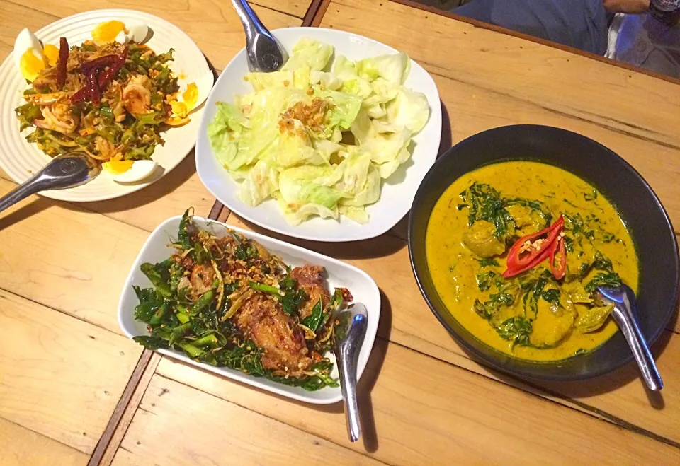 Thai cuisine @ Malakor Kitchen & Cafe, Ayuthaya.|Chalinee Kalyanamitraさん