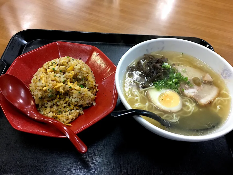 めん処  秀光    柚子塩ラーメンセット|コージ💫さん