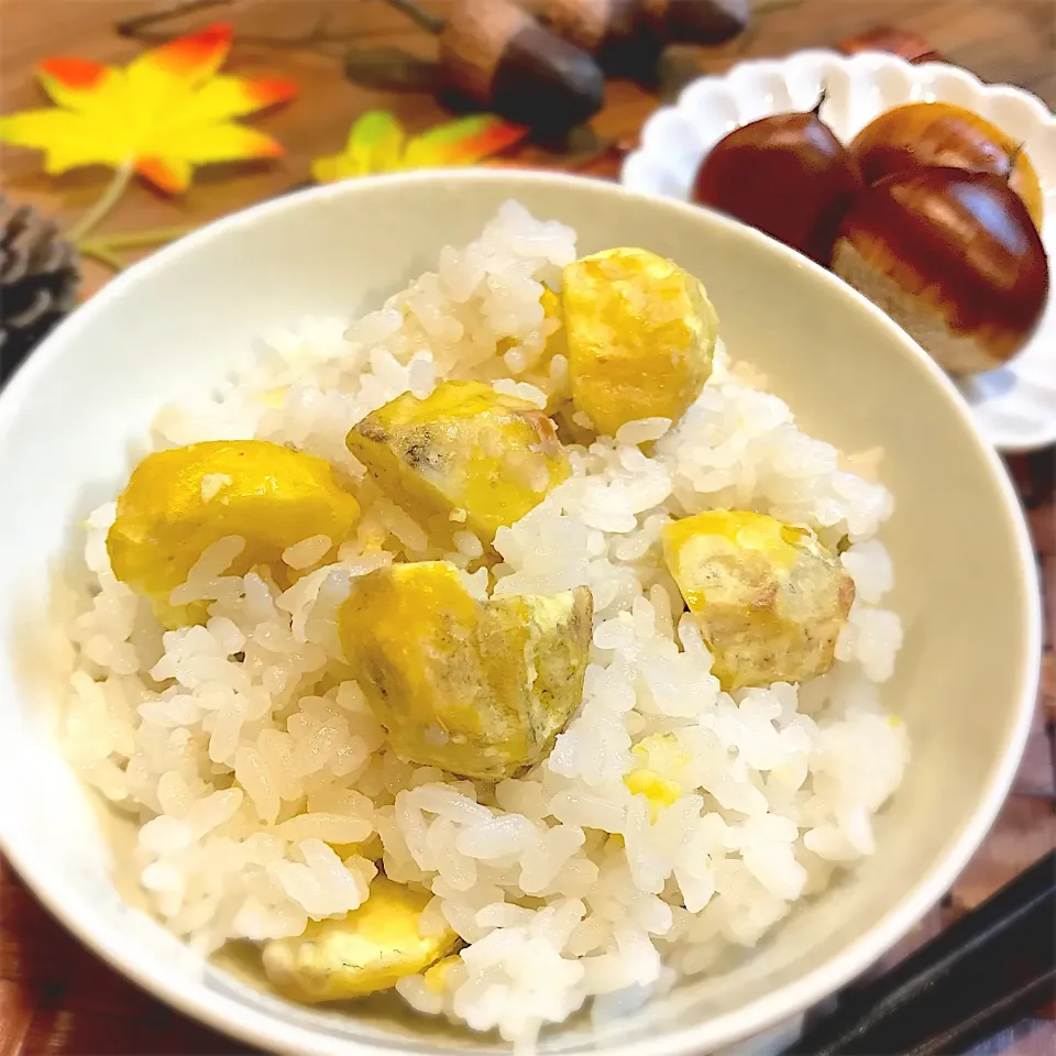 旬の栗を頂いたので
栗ご飯🌰作ってみました😊|さえちゃんさん