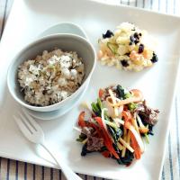 牛肉と彩り野菜の鉄わん炒めのセット[香りごはん/アイアン ポテトサラダ]