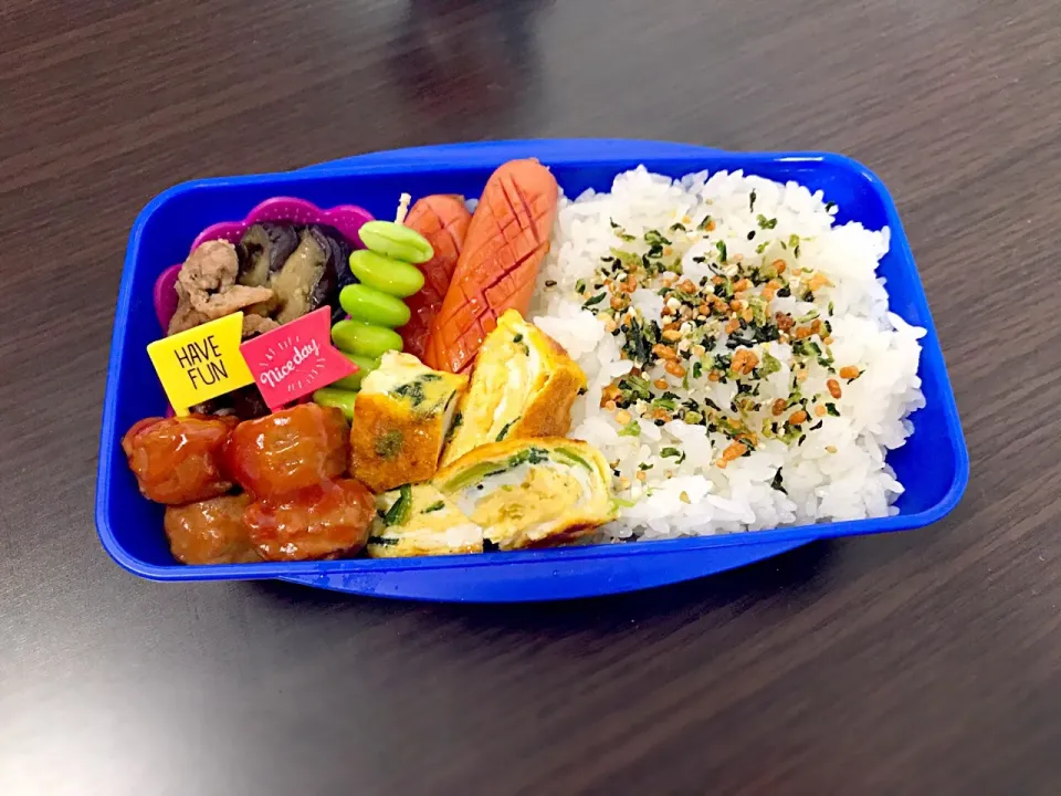 9/20❁パパ弁当👨
茄子と豚肉のぽん酢炒め🍆
ウインナー
ミートボール
枝豆
ほうれん草チーズ卵焼き
ごはん|つんさん